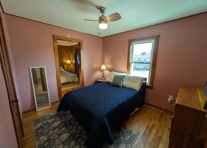 Дом отдыха 3 Bed/1 Bath Close To Everything In