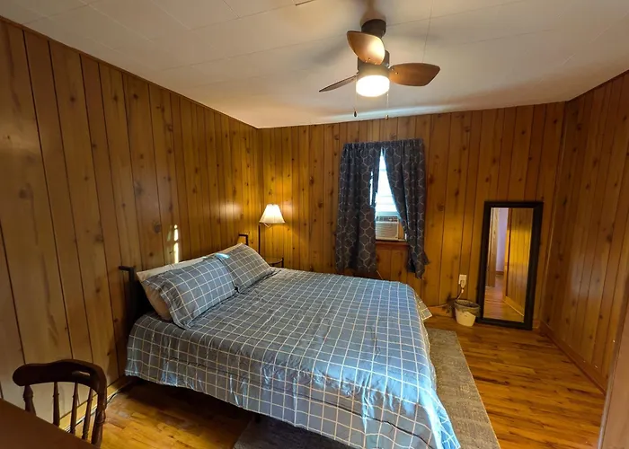 3 Bed/1 Bath Close To Everything In * Robinson
