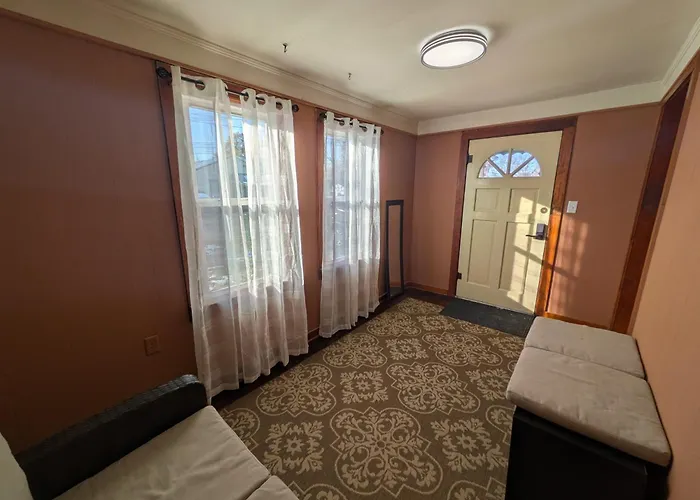 3 Bed/1 Bath Close To Everything In Дом отдыха *